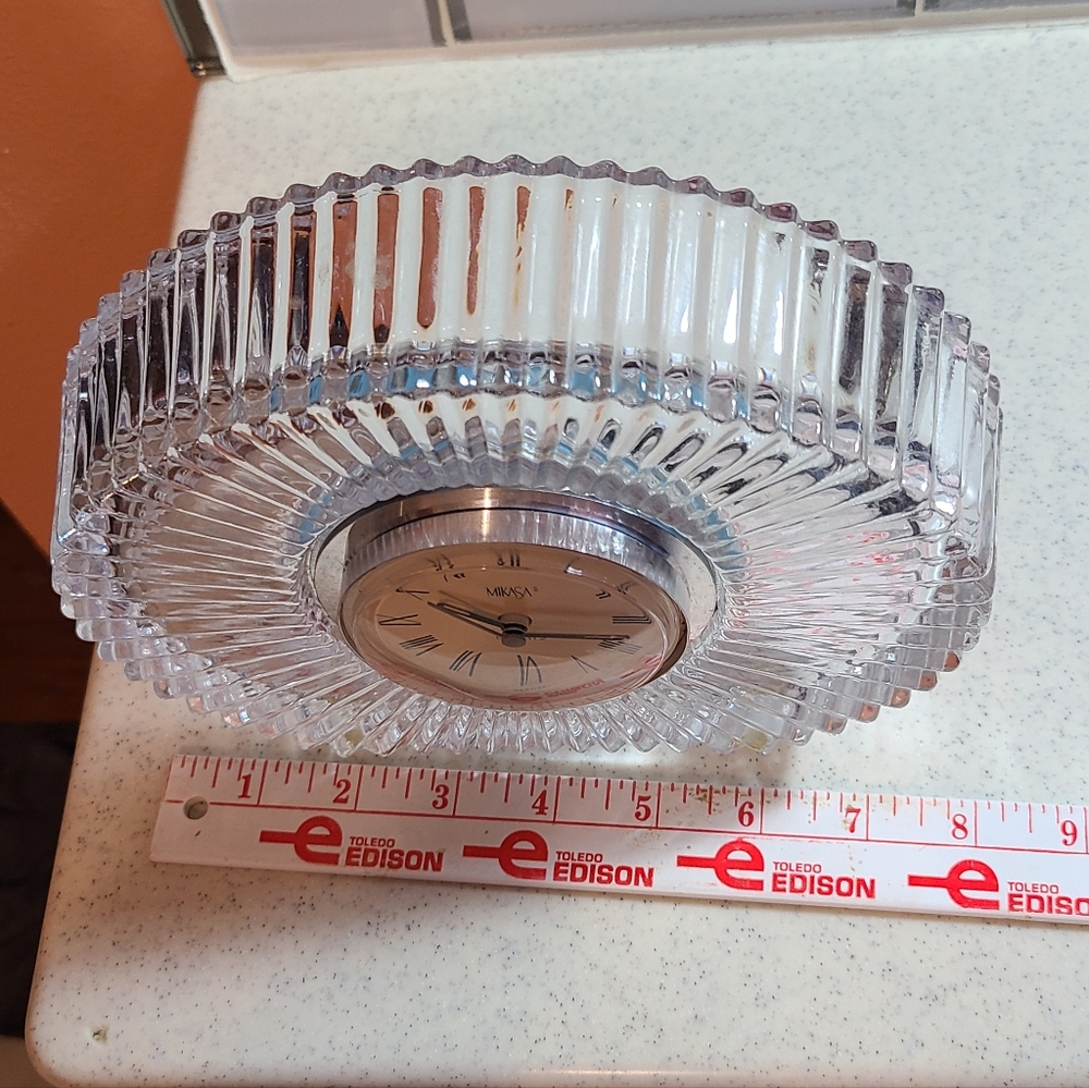 Mikasa Crystal Table Clock with Black and Silver Details - Picture 6 of 7